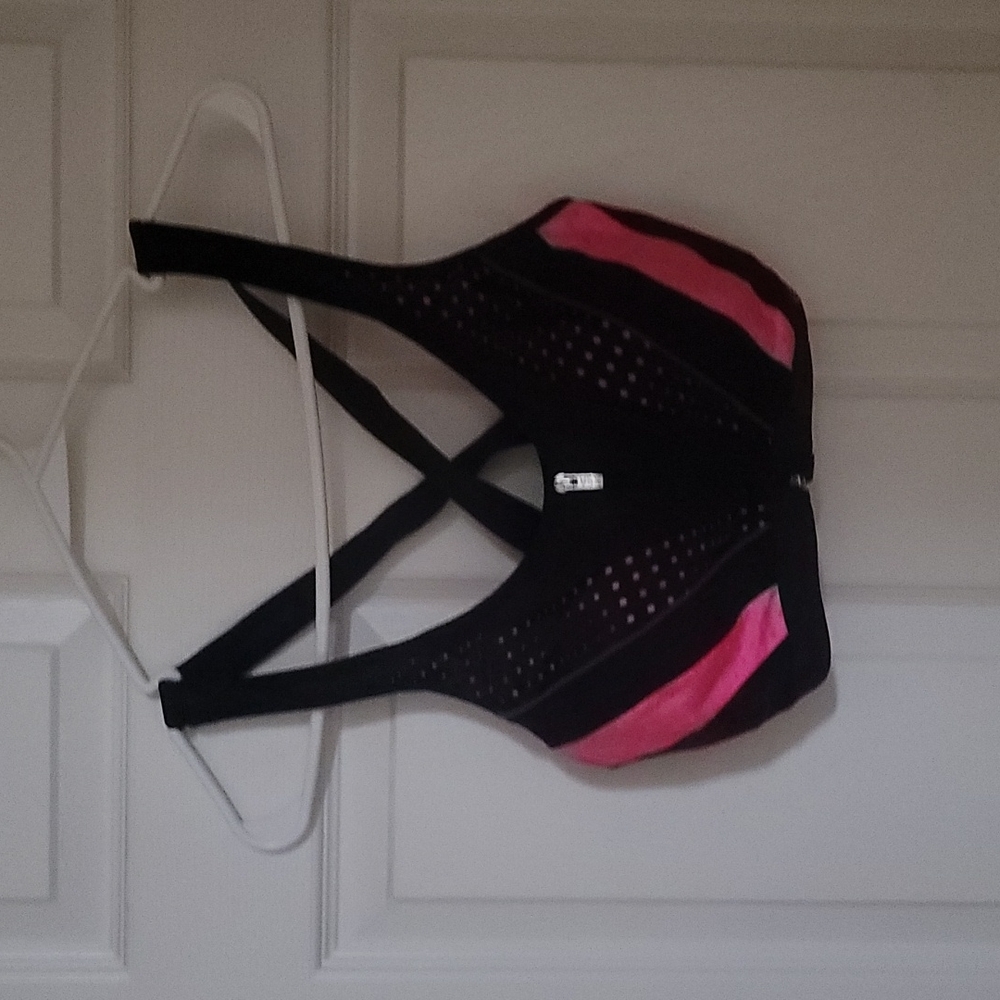 Victoria secret 32D